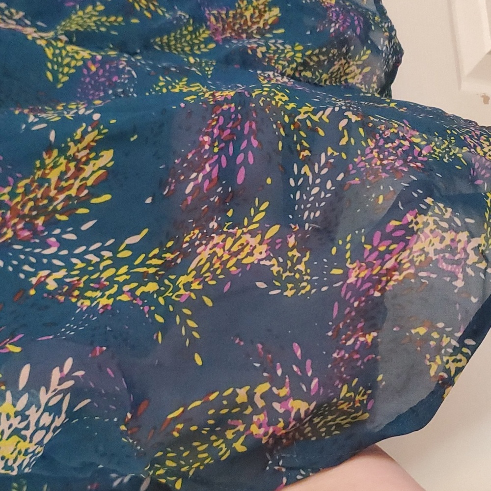 Multi-colored Sheer Tunic‎ - Picture 6 of 8
